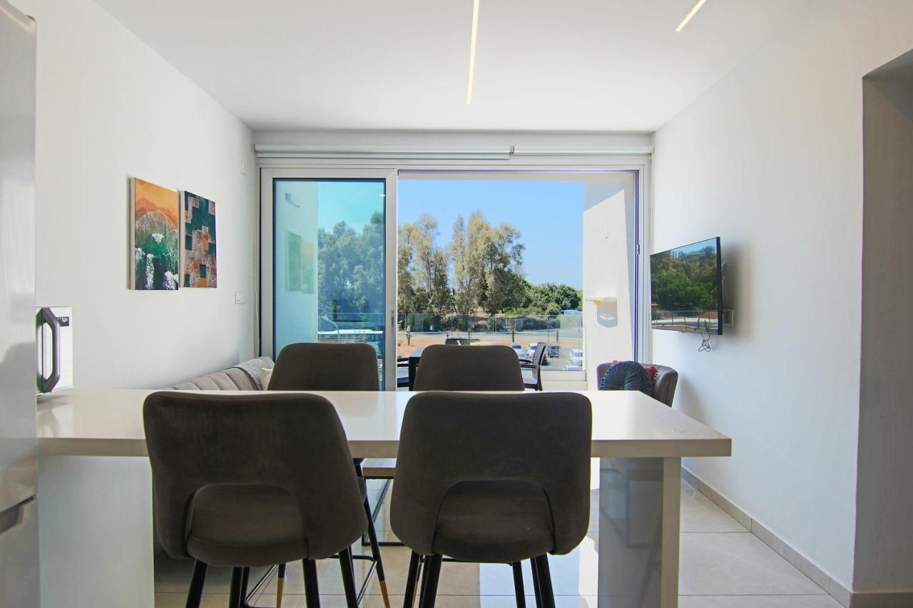 Апартаменти Phaedrus Living - Seaside Executive Flat Harbour 203 Пафос Екстер'єр фото