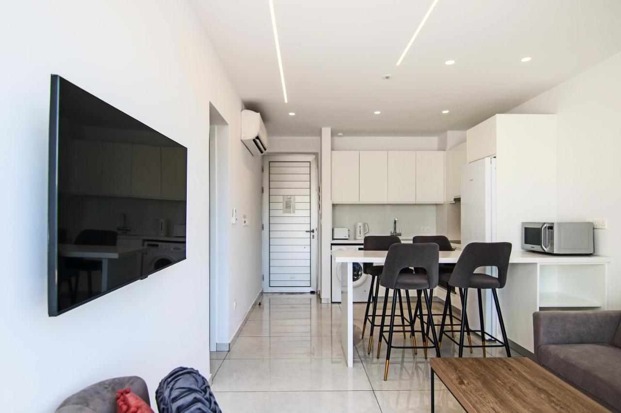 Апартаменти Phaedrus Living - Seaside Executive Flat Harbour 203 Пафос Екстер'єр фото