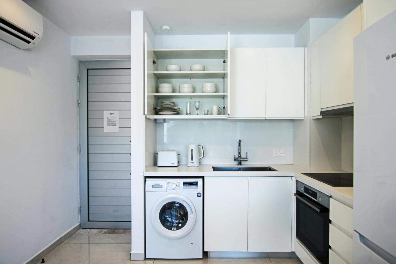 Апартаменти Phaedrus Living - Seaside Executive Flat Harbour 203 Пафос Екстер'єр фото