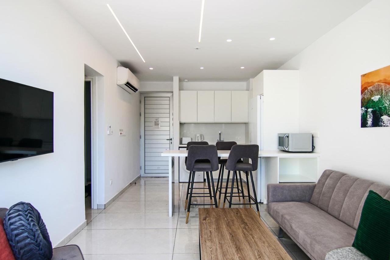 Апартаменти Phaedrus Living - Seaside Executive Flat Harbour 203 Пафос Екстер'єр фото